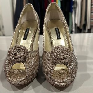 Caparros pansy spark heels size 7.5 nwt and box